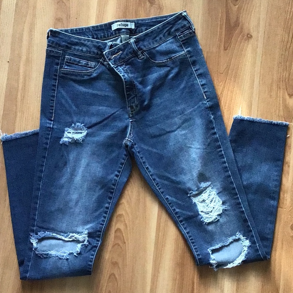 Distressed Refuge Jeans